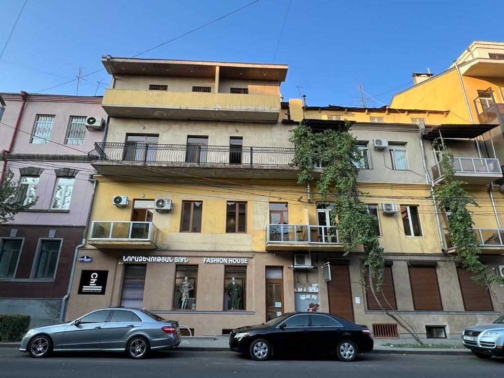 Tumanyan Street 3 Bedroom Deluxe Apartment With Large Balcony Tm662 Erevan Exterior foto