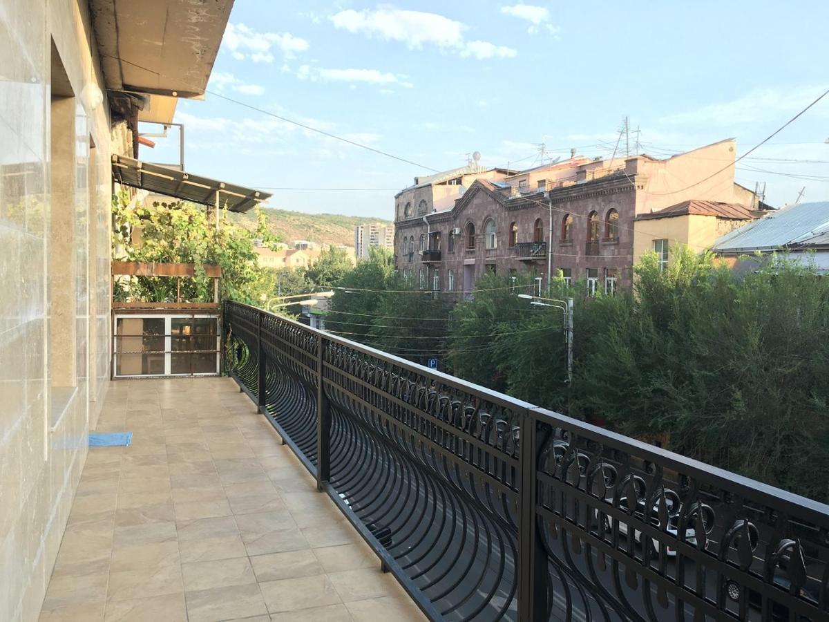 Tumanyan Street 3 Bedroom Deluxe Apartment With Large Balcony Tm662 Erevan Exterior foto