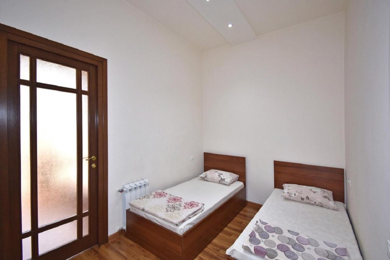 Tumanyan Street 3 Bedroom Deluxe Apartment With Large Balcony Tm662 Erevan Exterior foto