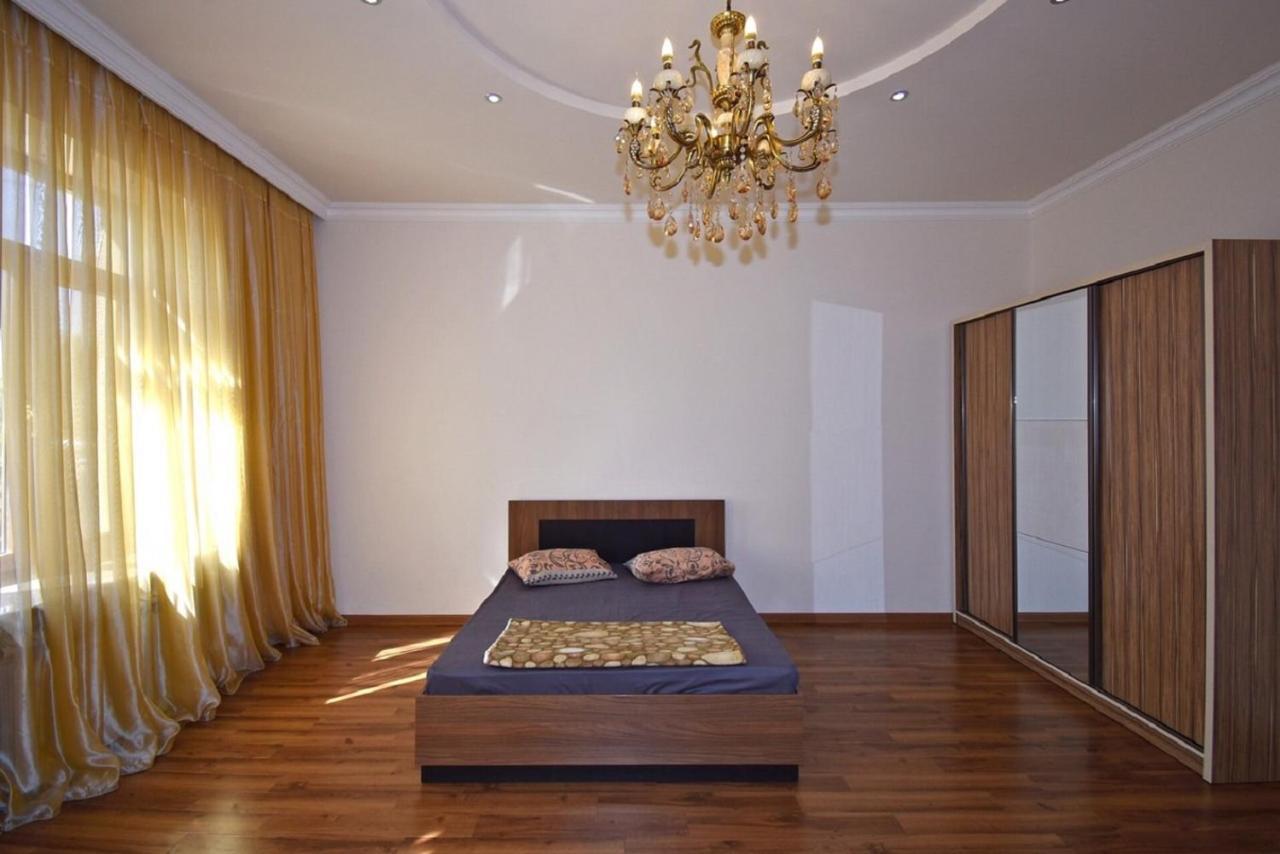 Tumanyan Street 3 Bedroom Deluxe Apartment With Large Balcony Tm662 Erevan Exterior foto