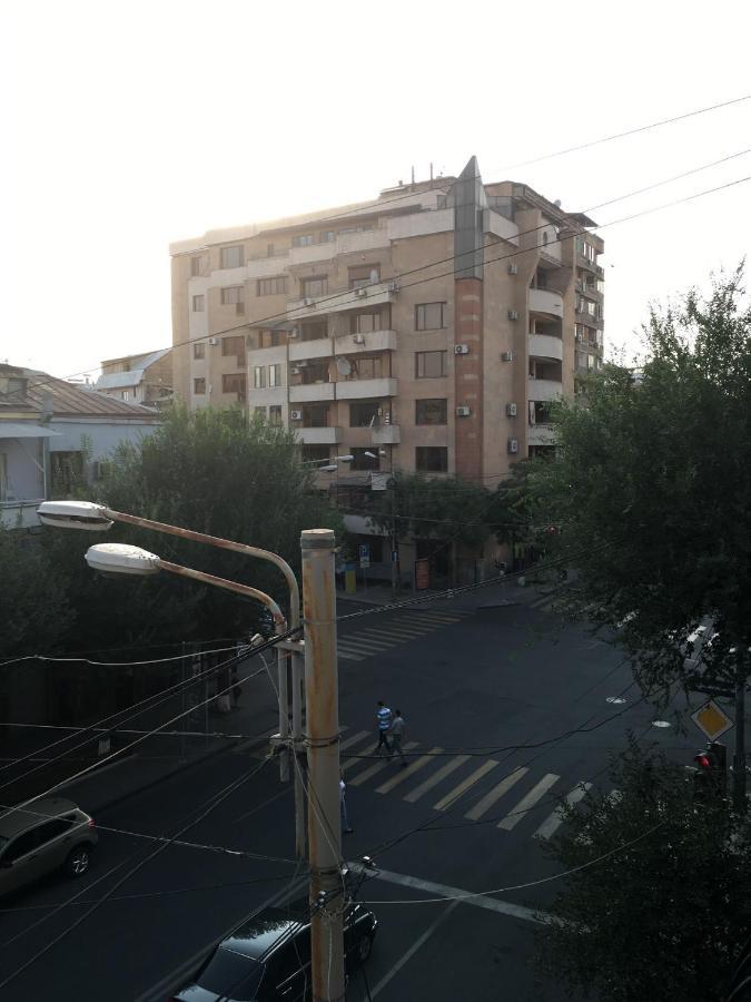 Tumanyan Street 3 Bedroom Deluxe Apartment With Large Balcony Tm662 Erevan Exterior foto