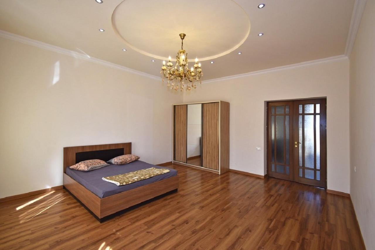 Tumanyan Street 3 Bedroom Deluxe Apartment With Large Balcony Tm662 Erevan Exterior foto